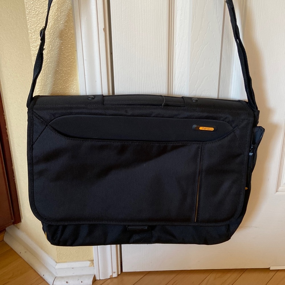 Targus messenger bag